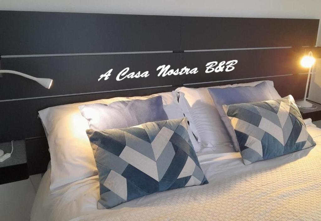 A Casa Nostra B&B Кальяри Номер фото